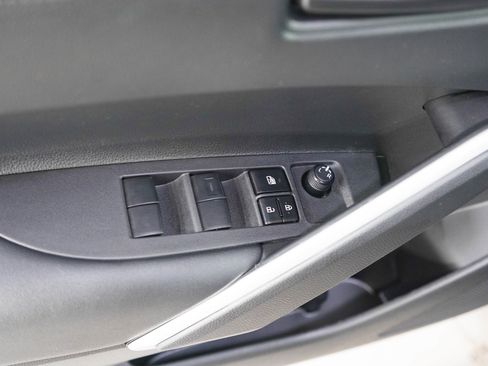 Used 2024 Toyota Corolla Cross AWD Hybrid w/ Moonroof Package image 19