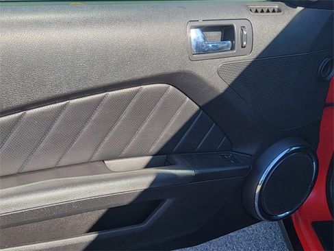 Used 2012 Ford Mustang Premium image 9