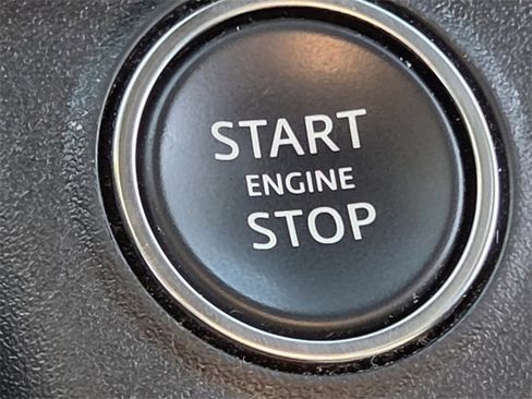 Used 2025 Land Rover Defender 110 S image 25