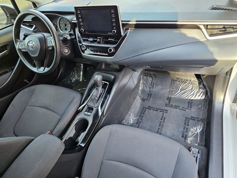 Used 2021 Toyota Corolla LE FWD image 10
