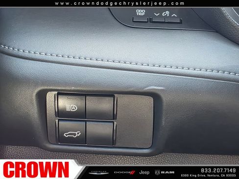 Used 2022 Toyota Highlander LE AWD/4WD image 29