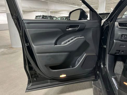 New 2026 Toyota Highlander XLE AWD/4WD image 16