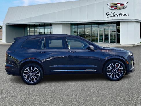 Certified 2025 Cadillac XT6 Sport w/ Technology Package image 6