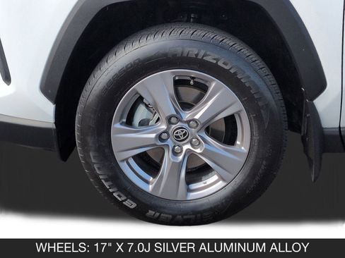 Used 2022 Toyota RAV4 XLE w/ Convenience Package image 11