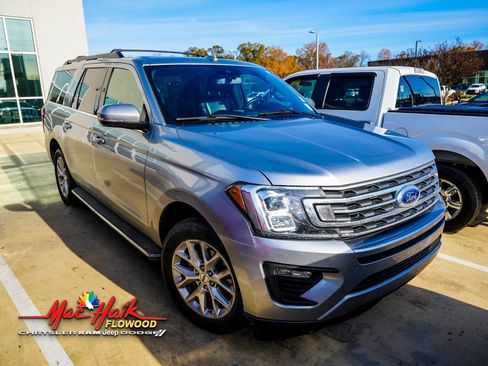 Used 2021 Ford Expedition Max XLT image 2