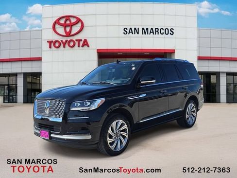 Used 2024 Lincoln Navigator Reserve image 1