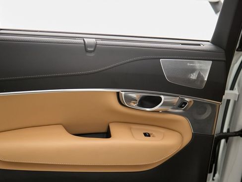 Certified 2023 Volvo XC90 T8 Ultimate w/ Lounge Package AWD/4WD image 20