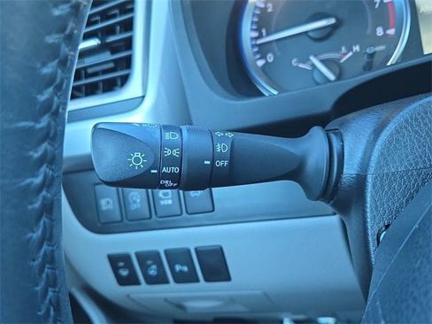 Used 2019 Toyota Highlander Limited Platinum image 27