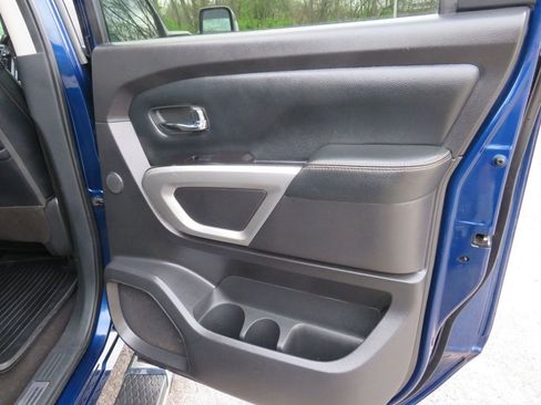 Used 2019 Nissan Titan SL w/ Texas Titan Edition image 18