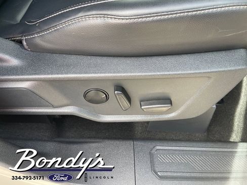 Used 2025 Ford Bronco Outer Banks image 17