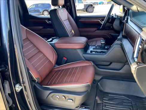 Used 2023 GMC Sierra 1500 Denali Ultimate image 8