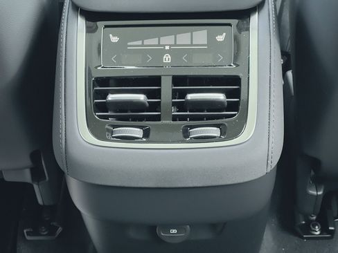 New 2026 Volvo XC90 B5 Plus w/ Protection Package AWD/4WD image 23