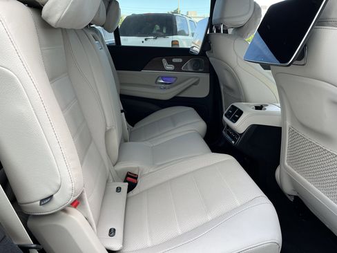 New 2026 Mercedes-Benz GLS 580 4MATIC image 21