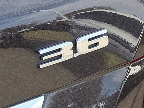 Used 2018 Cadillac XT5 Luxury w/ Driver Awareness Package image 28