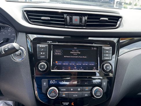 Used 2022 Nissan Rogue Sport SV w/ Technology Package AWD/4WD image 16