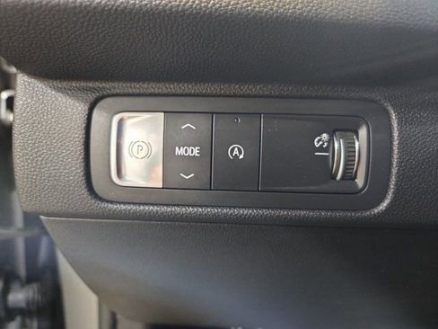 Used 2024 Chevrolet Traverse RS image 28