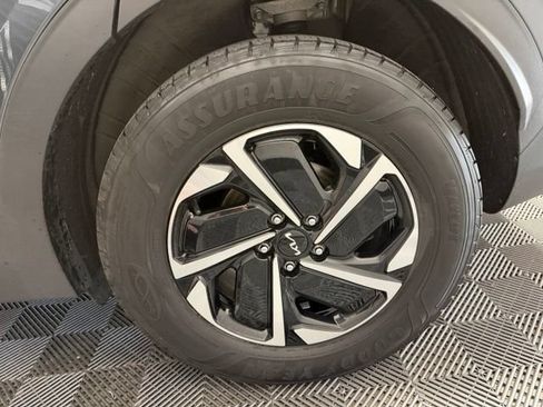 Used 2023 Kia Sportage LX AWD/4WD image 42