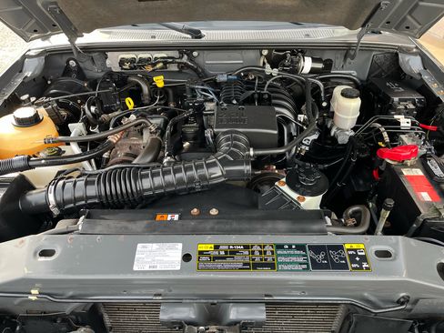 Used 2011 Ford Ranger XLT image 10