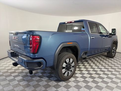 Used 2024 GMC Sierra 2500 Denali w/ Denali Reserve Package AWD/4WD image 7