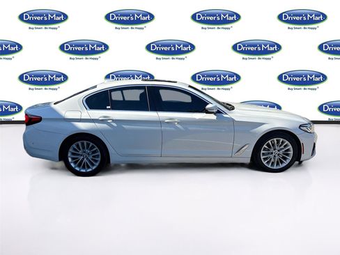 Used 2021 BMW 530i xDrive w/ Premium Package image 8