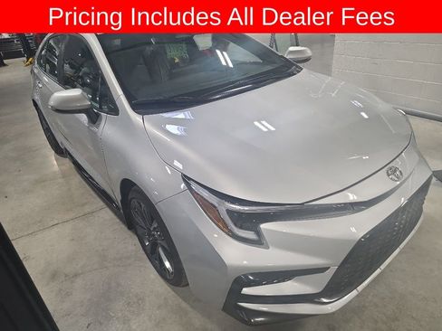 Used 2025 Toyota Corolla SE FWD image 11