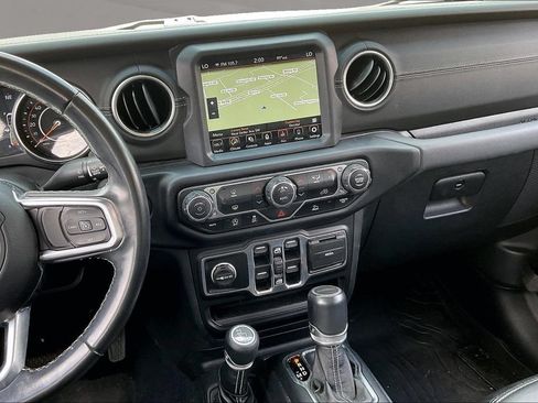 Used 2020 Jeep Gladiator Overland w/ Popular Equipment Package AWD/4WD image 10