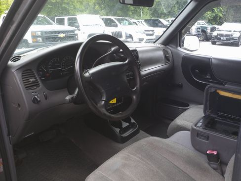 Used 2000 Ford Ranger XL AWD/4WD image 9