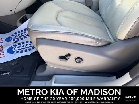 Used 2017 Chrysler Pacifica Touring-L image 18