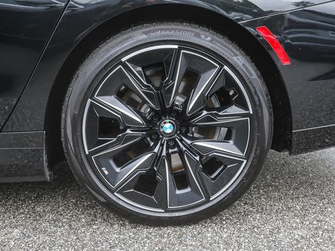 Used 2025 BMW i7 eDrive50 w/ M Sport Package image 8