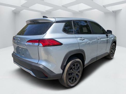 Used 2023 Toyota Corolla Cross L FWD image 3