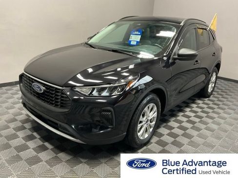 Used 2023 Ford Escape Active w/ Tech Pack #1 AWD/4WD image 1