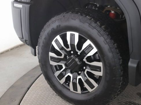 Used 2025 GMC Sierra 2500 Denali Ultimate image 13