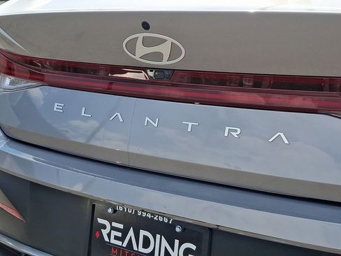 Used 2025 Hyundai Elantra SEL FWD image 31