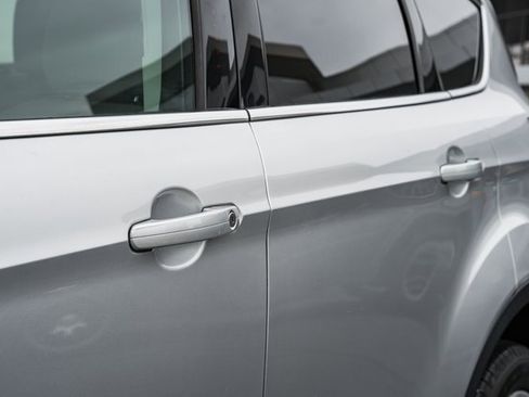 Used 2018 Ford Escape SE image 14