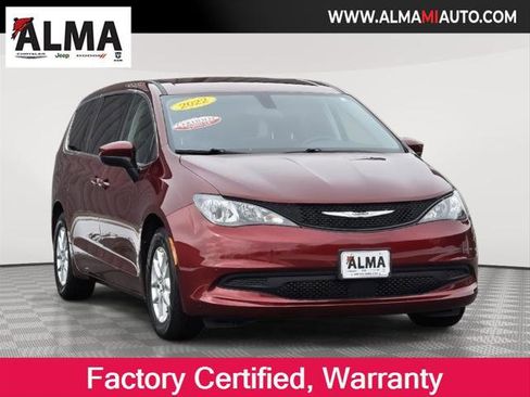 Certified 2022 Chrysler Voyager LX image 1