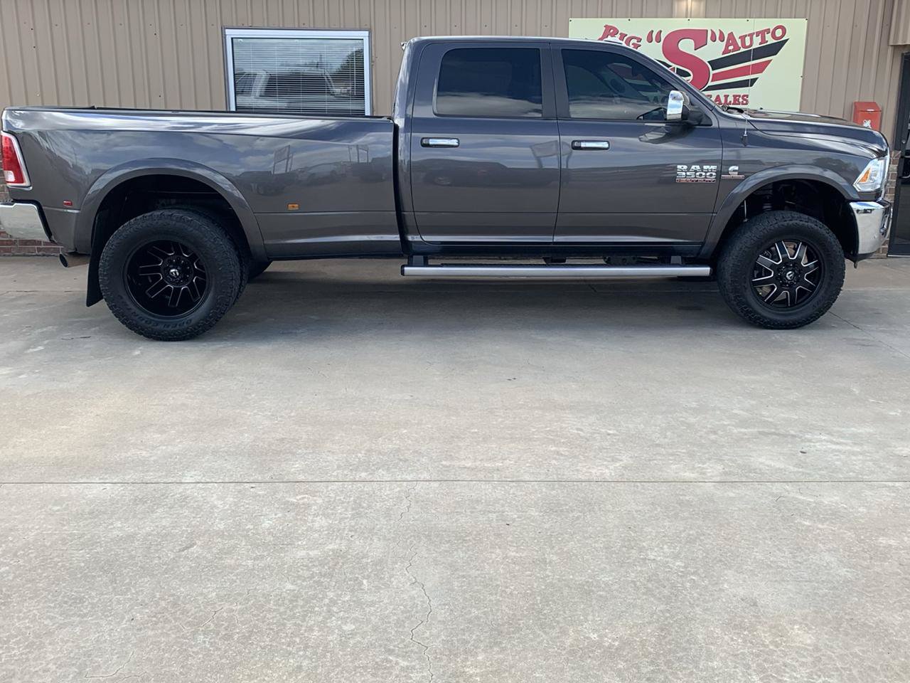 Used 2017 RAM 3500 Laramie AWD/4WD image 6