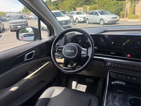 Used 2026 Kia Carnival FWD image 37