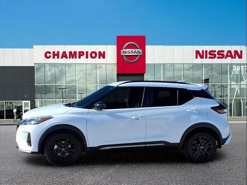 Used 2024 Nissan Kicks SR w/ SR Premium Package image 4