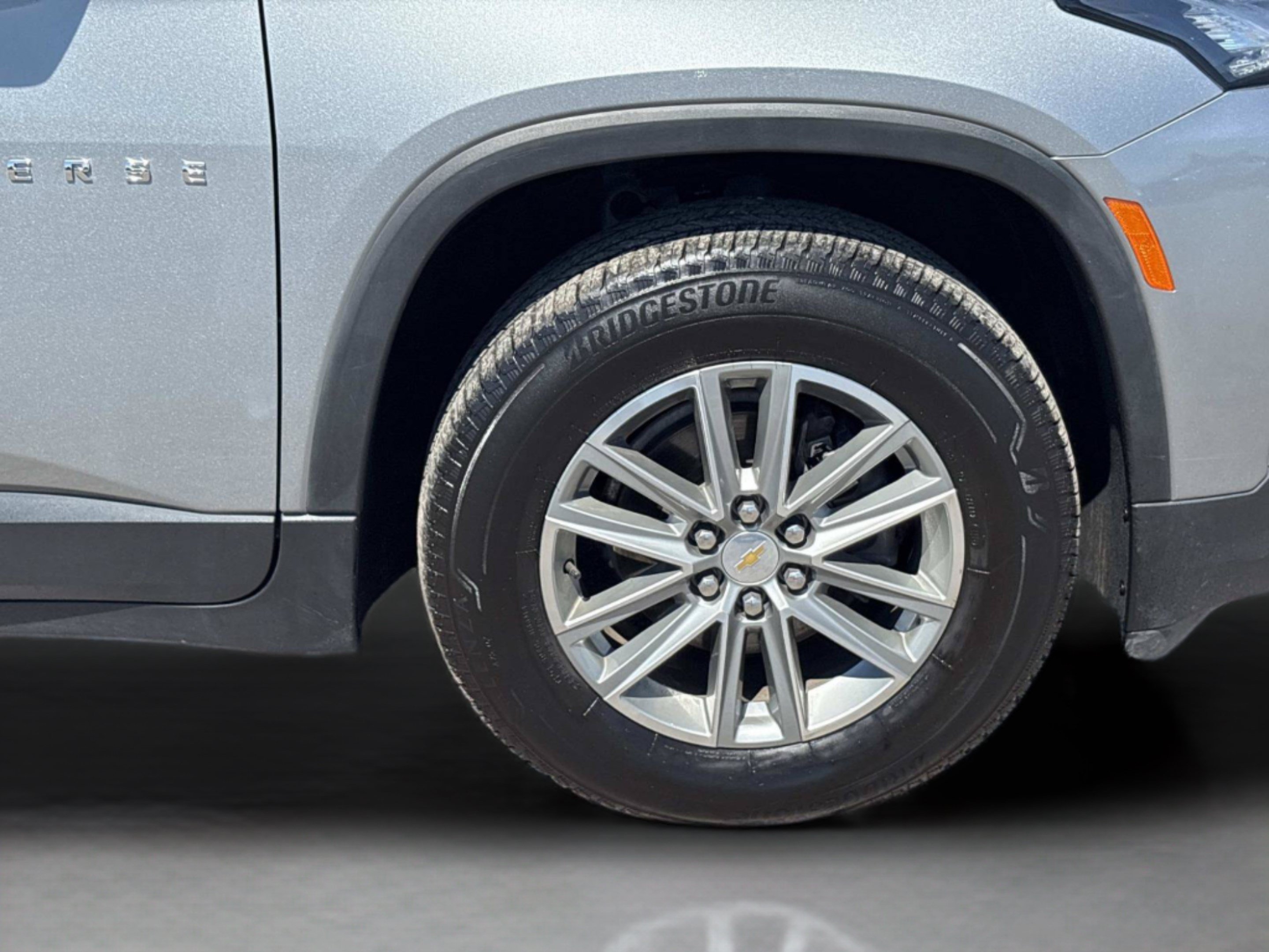 Used 2023 Chevrolet Traverse LT FWD image 34
