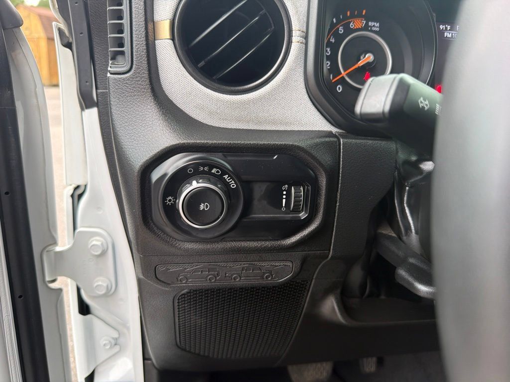 Used 2024 Jeep Wrangler Unlimited Sport AWD/4WD image 14