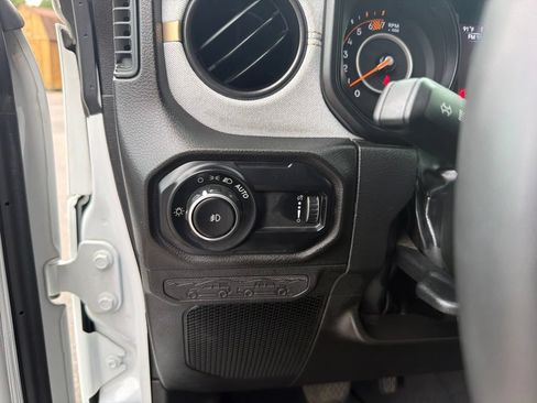 Used 2024 Jeep Wrangler Unlimited Sport AWD/4WD image 14