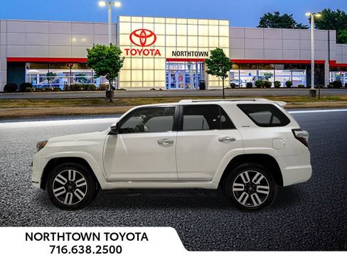 Used 2016 Toyota 4Runner Limited image 29