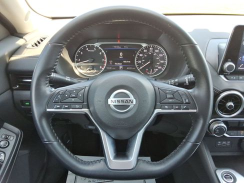 Used 2022 Nissan Sentra SV FWD image 11