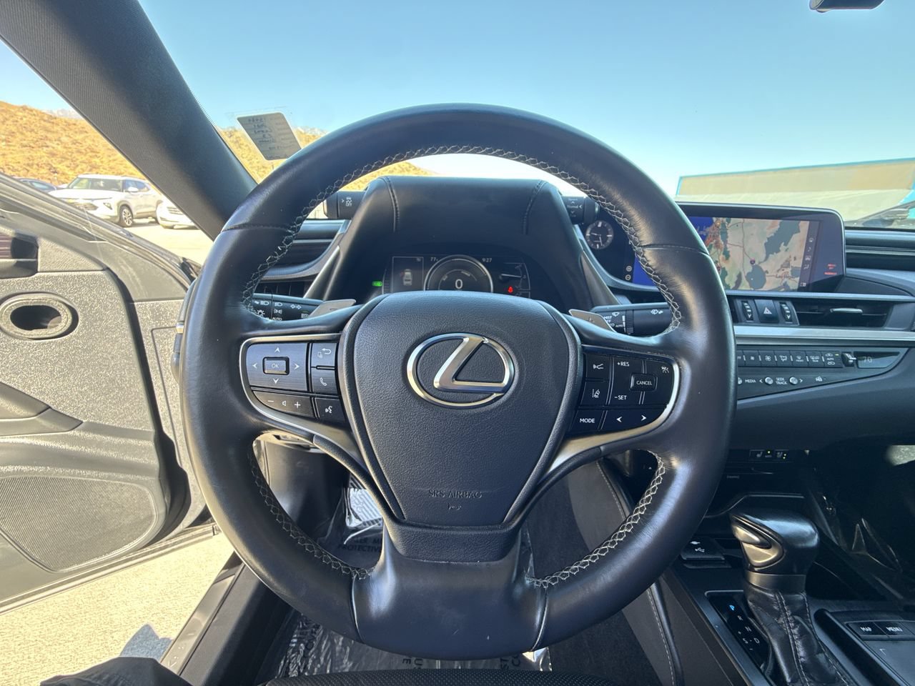 Used 2021 Lexus ES 300h w/ Premium Package FWD image 11