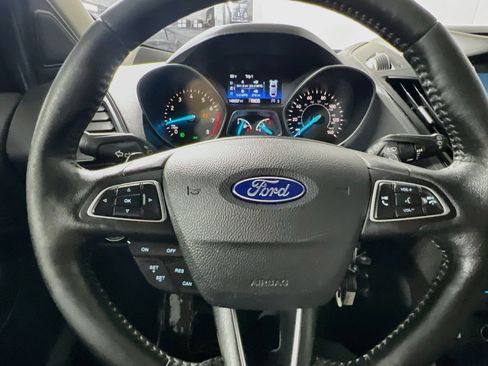 Used 2018 Ford Escape SE w/ SE Sport Appearance Package FWD image 18