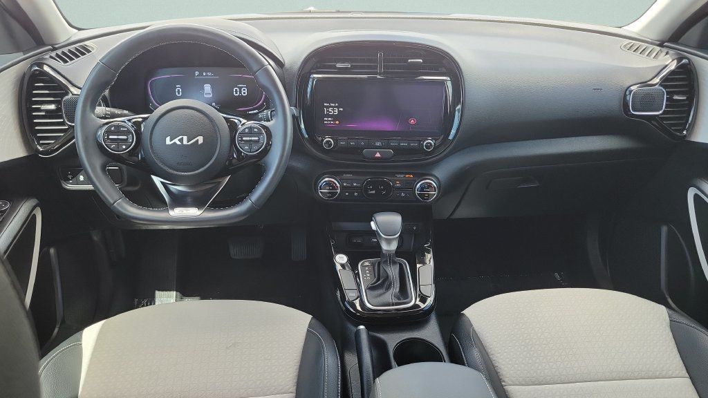 Used 2024 Kia Soul GT-Line FWD image 11