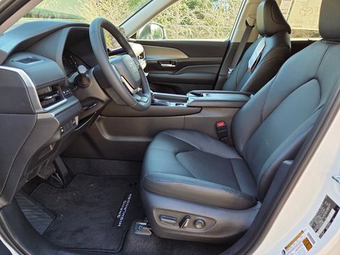 New 2026 Toyota Grand Highlander XLE image 27