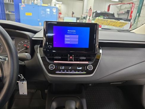 Used 2025 Toyota Corolla LE FWD image 21