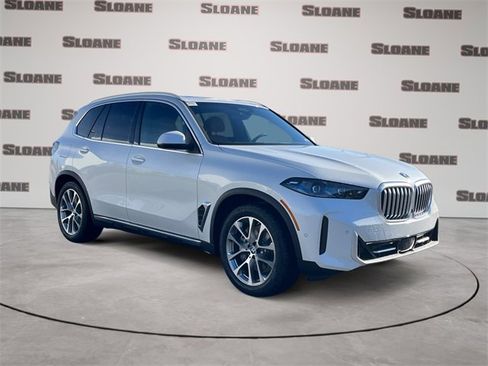 New 2026 BMW X5 xDrive50e image 7