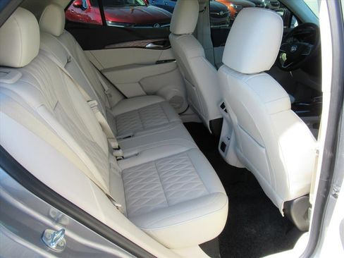 Used 2022 Buick Envision Avenir w/ Technology Package II FWD image 34